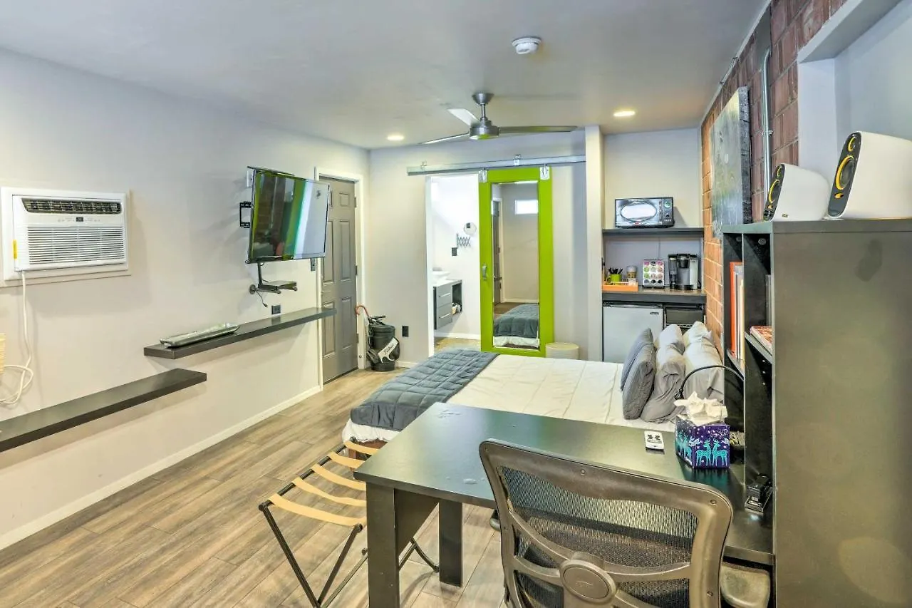 Charming Scottsdale Gem Less Than 1 Mi To Old Town! Semesterbostad
