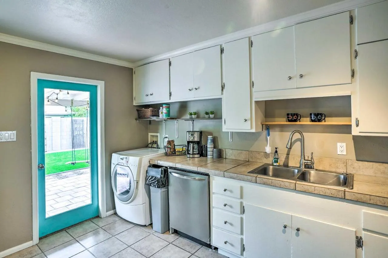 Charming Scottsdale Gem Less Than 1 Mi To Old Town!